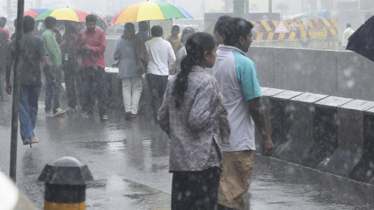 मौसम चेतावनी: दिल्ली‑उ.प्र‑बिहार में साफ़ आकाश, महाराष्ट्र व केरल में भारी बारिश
